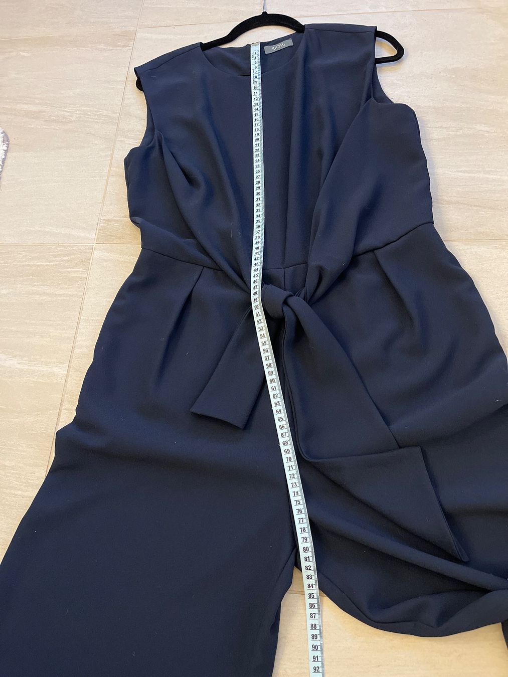 Tute: Jumpsuit Kiomi – Nuovo (secondo la descrizione) da St-Sulpice VD venduto da Twin5 5
