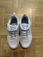 Nike Schuhe, Grösse 32