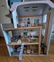 Puppenhaus möbiliert mit Puppenfamilie Lundby Nikki
