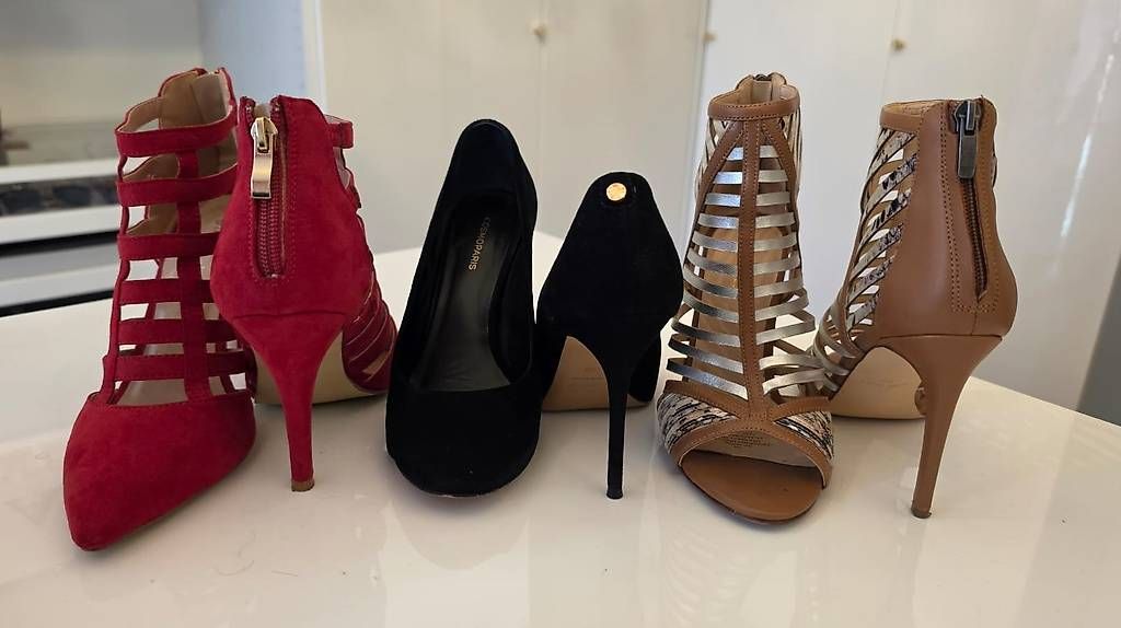 Scarpe da donna: 3 Paar Damenschuhe in Grösse 38 – Usato da Wängi venduto da bm8677 1