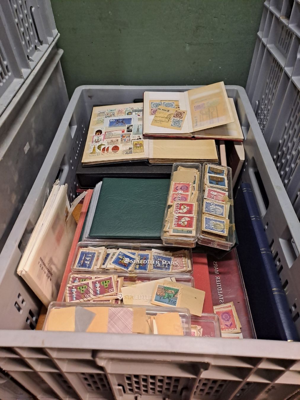 Alben: Briefmarken,brief,ansichtskarten  – Gebraucht aus Basel von Prodan95
