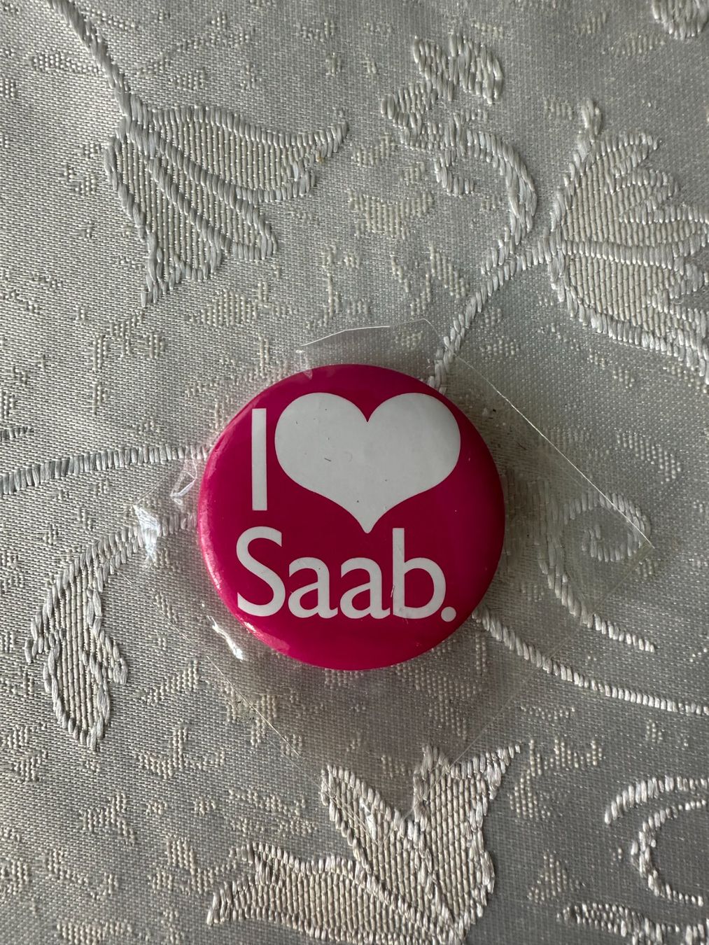 Plaketten & Abzeichen: Ansteckbutton, Pin - I Love Saab – Neu und originalverpackt aus Knonau von Soni2
