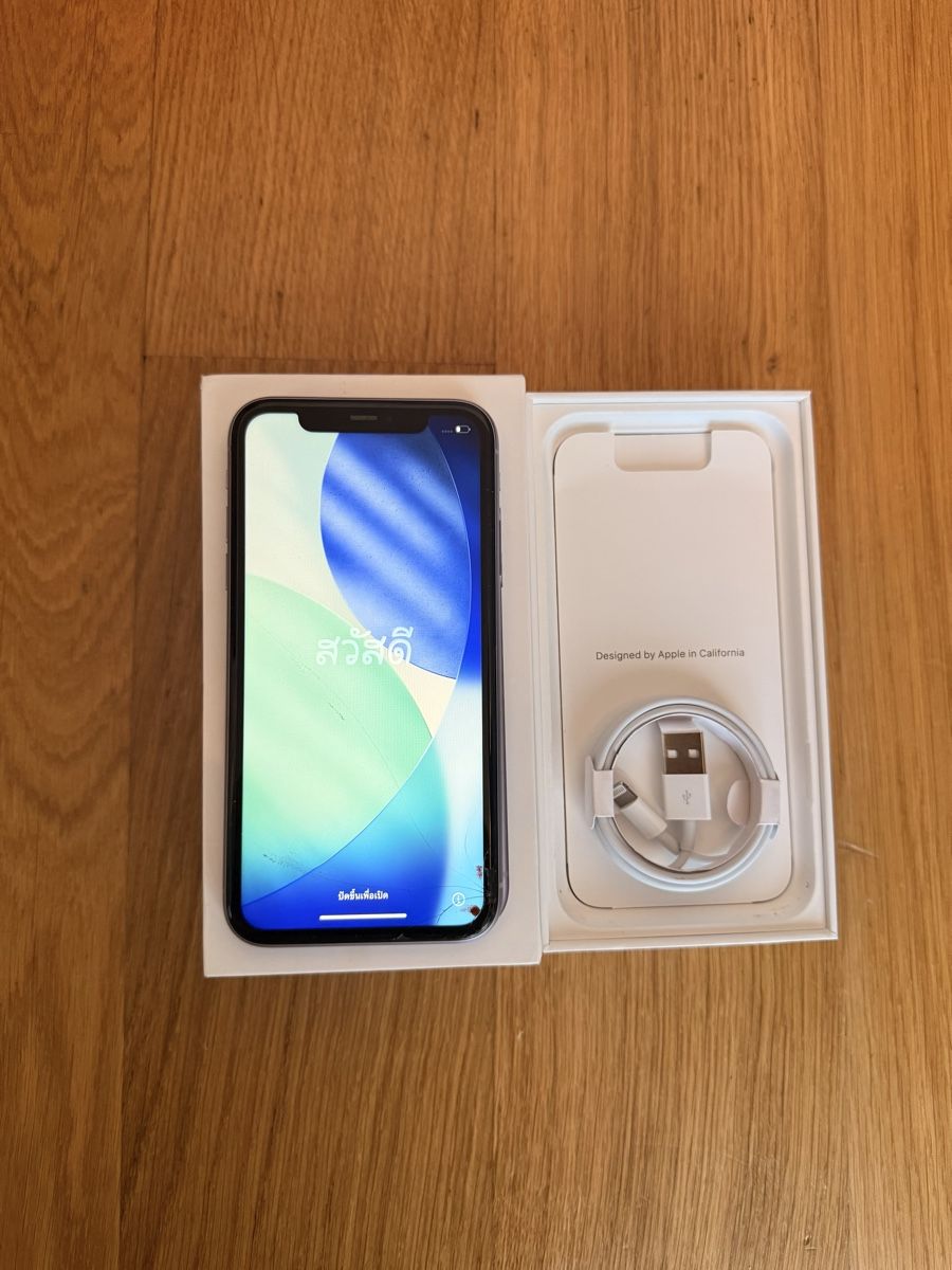 Apple Telefoni cellulari / Smartphones: iPhone 11 128 Go violet avec accessoires des 1.- – Difettoso da Lausanne venduto da Piko-piko 1
