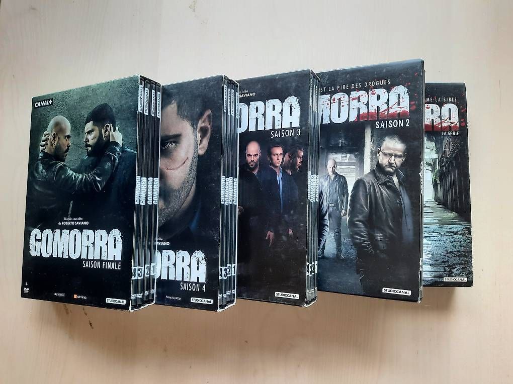 Tutti i DVDs: Gomorra intégrale saisons 1 à 5 – Usato da Montreux venduto da princessemalabar 4