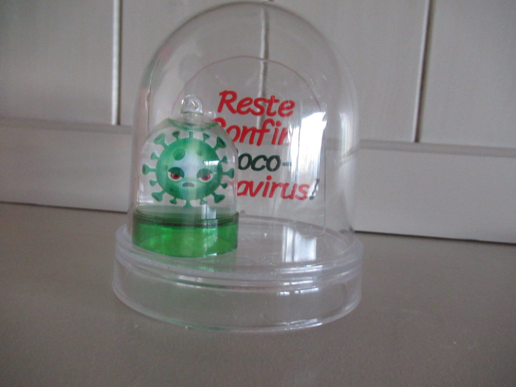 Statuette: Coco-ronavirus  Selten Schneekugel – Usato da Trimbach venduto da donlyn