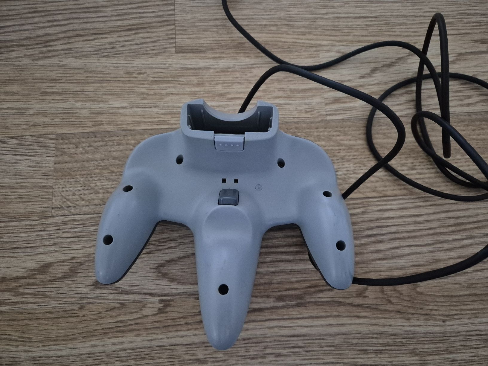 Nintendo Manettes: Nintendo N64 Controller schwarz und grau – D'occasion à Gümligen par kurt2591989 2