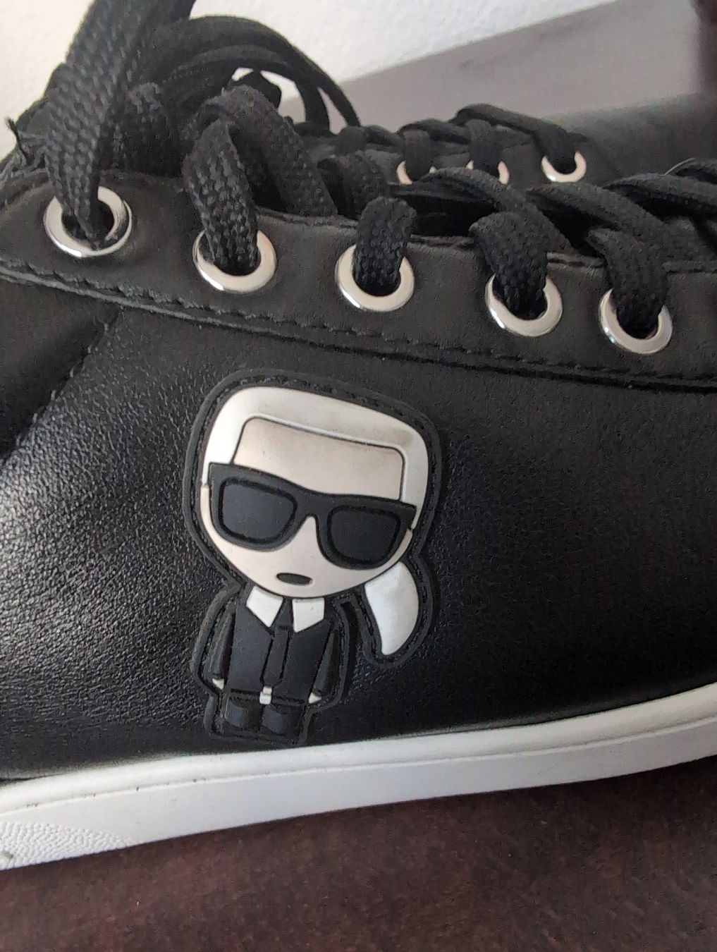 Karl Lagerfeld Damenschuhe: Karl Lagerfeld Sneaker schwarz – Gebraucht aus Busswil BE von MissMuffin 7