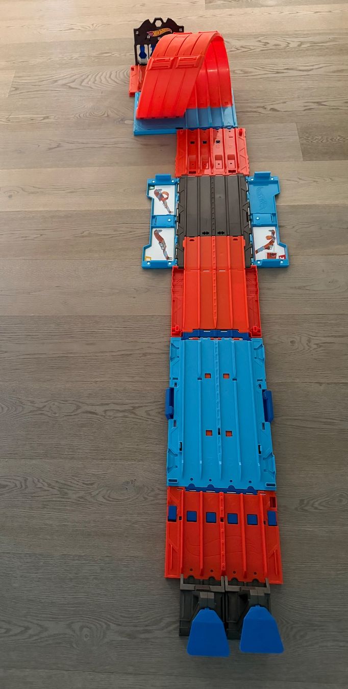 Hot Wheels Giocattoli: Hot Wheels Bahn Track mit 3 Optionen – Usato da Zollikon venduto da Cwoody 4