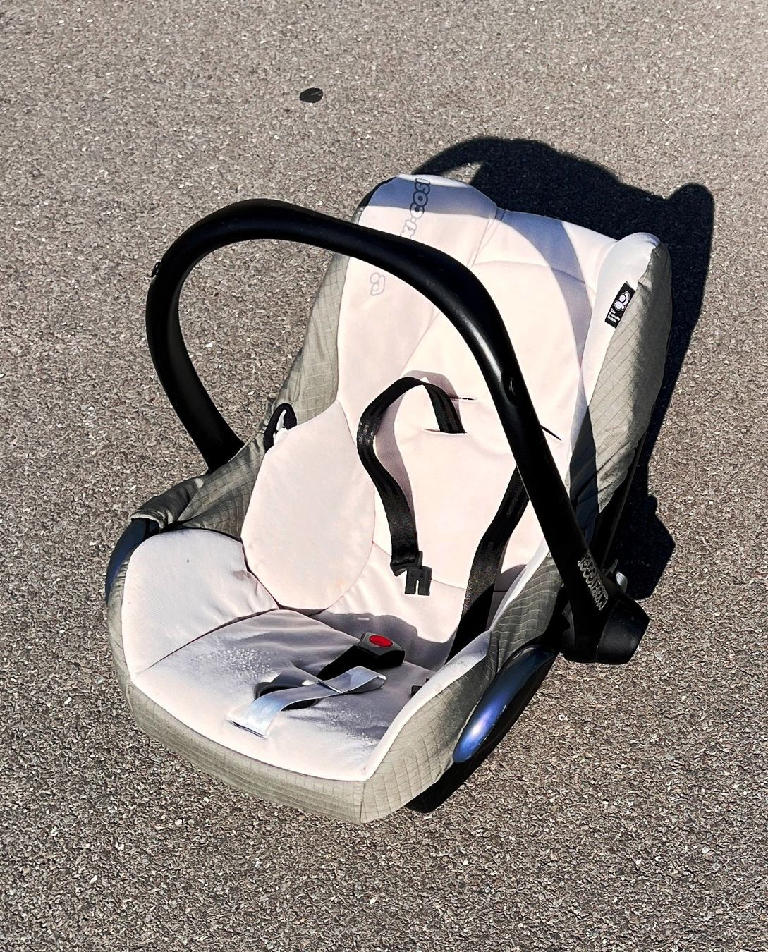 Maxi-Cosi Seggiolini per auto: MAXI-COSI Babyschale Cabriofix – Usato da Beromünster venduto da gecsswiss 1