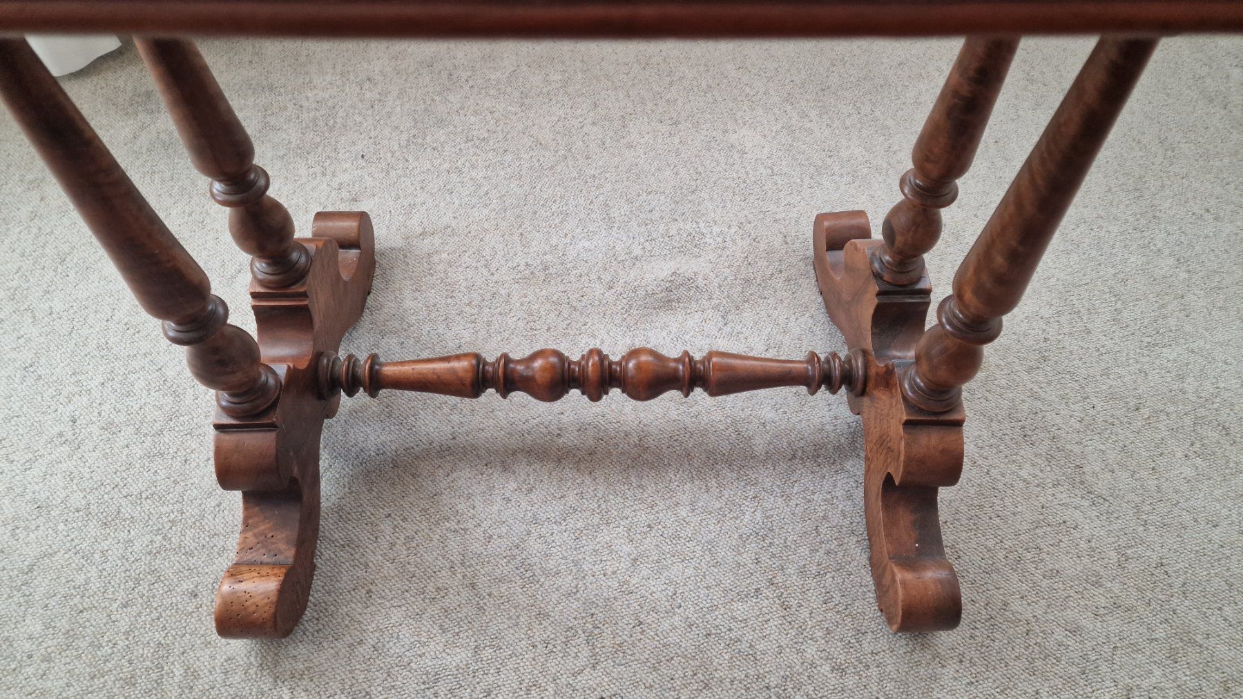 Set di tavolo e panche: Tischchen mit Stuhl um ca. 1870 – Usato da Wil SG venduto da tho_tm8v 3
