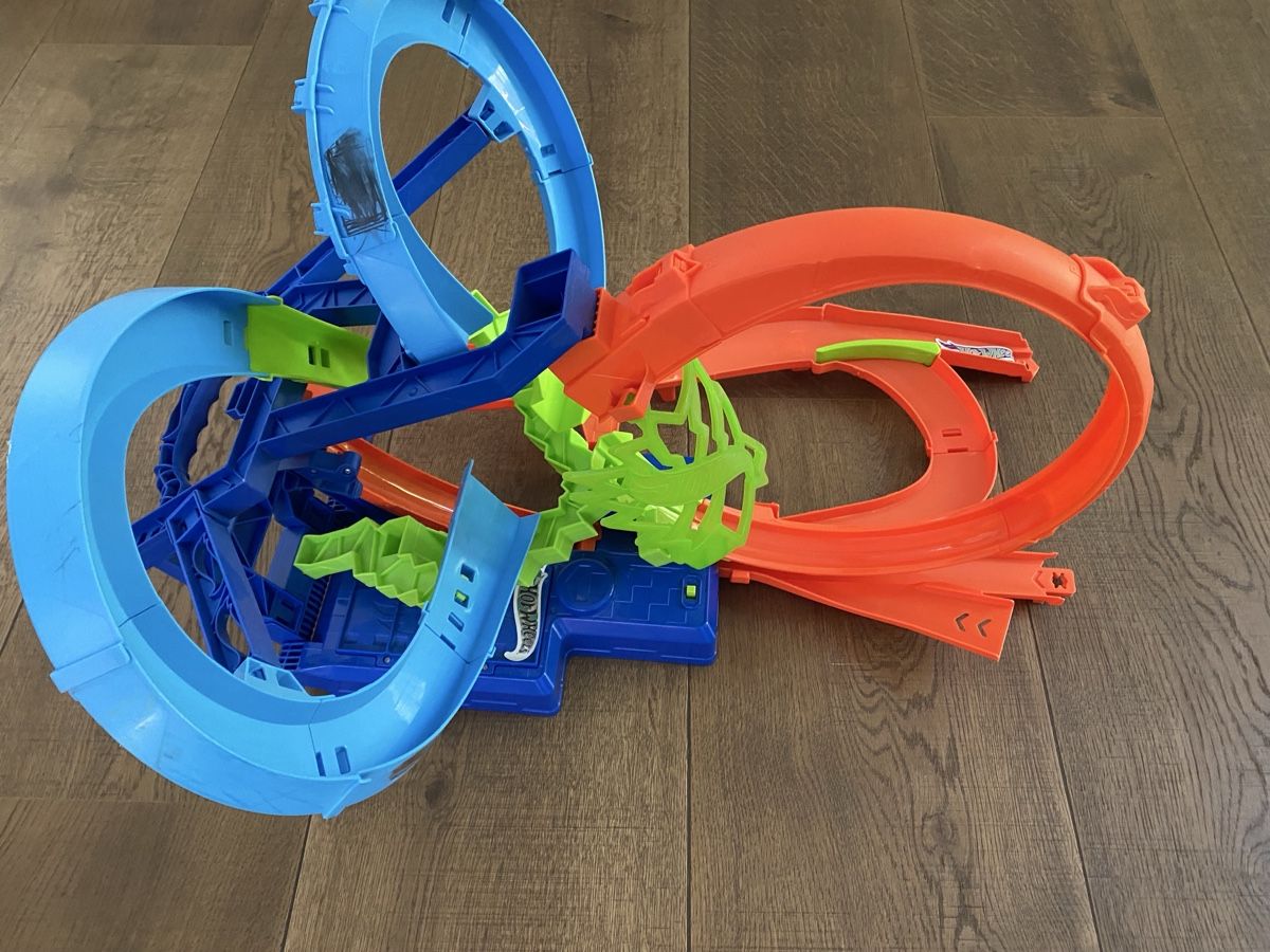 Hot Wheels Giocattoli: Hot Wheels Autorennbahn Loopingset gebraucht – Usato da Steffisburg venduto da jaun_m
