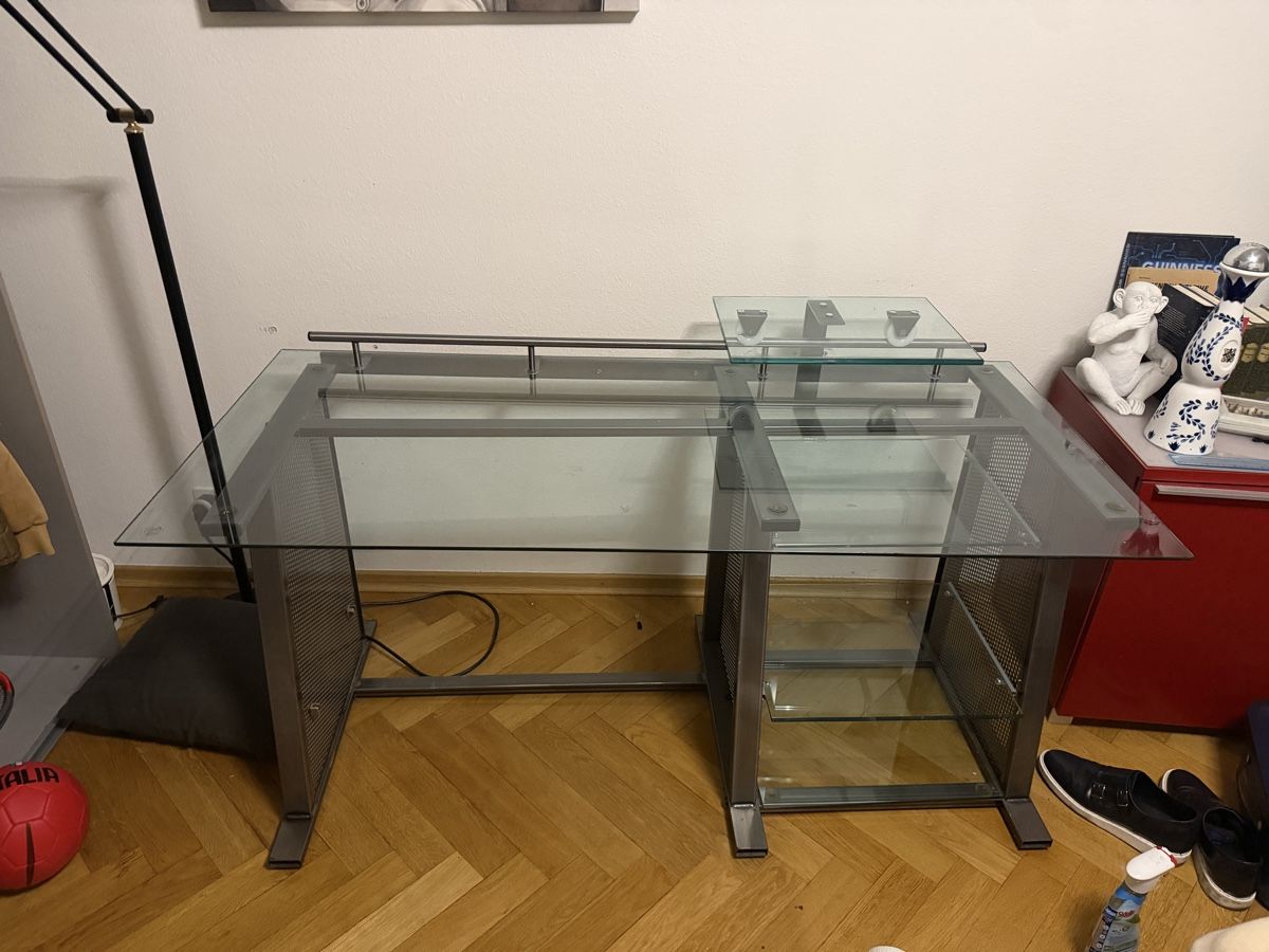 Scrivanie: Moderner Glas Tisch – Usato da Basel venduto da ant_9tll