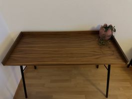Schreibtisch im trendigen Design - Top Zustand!