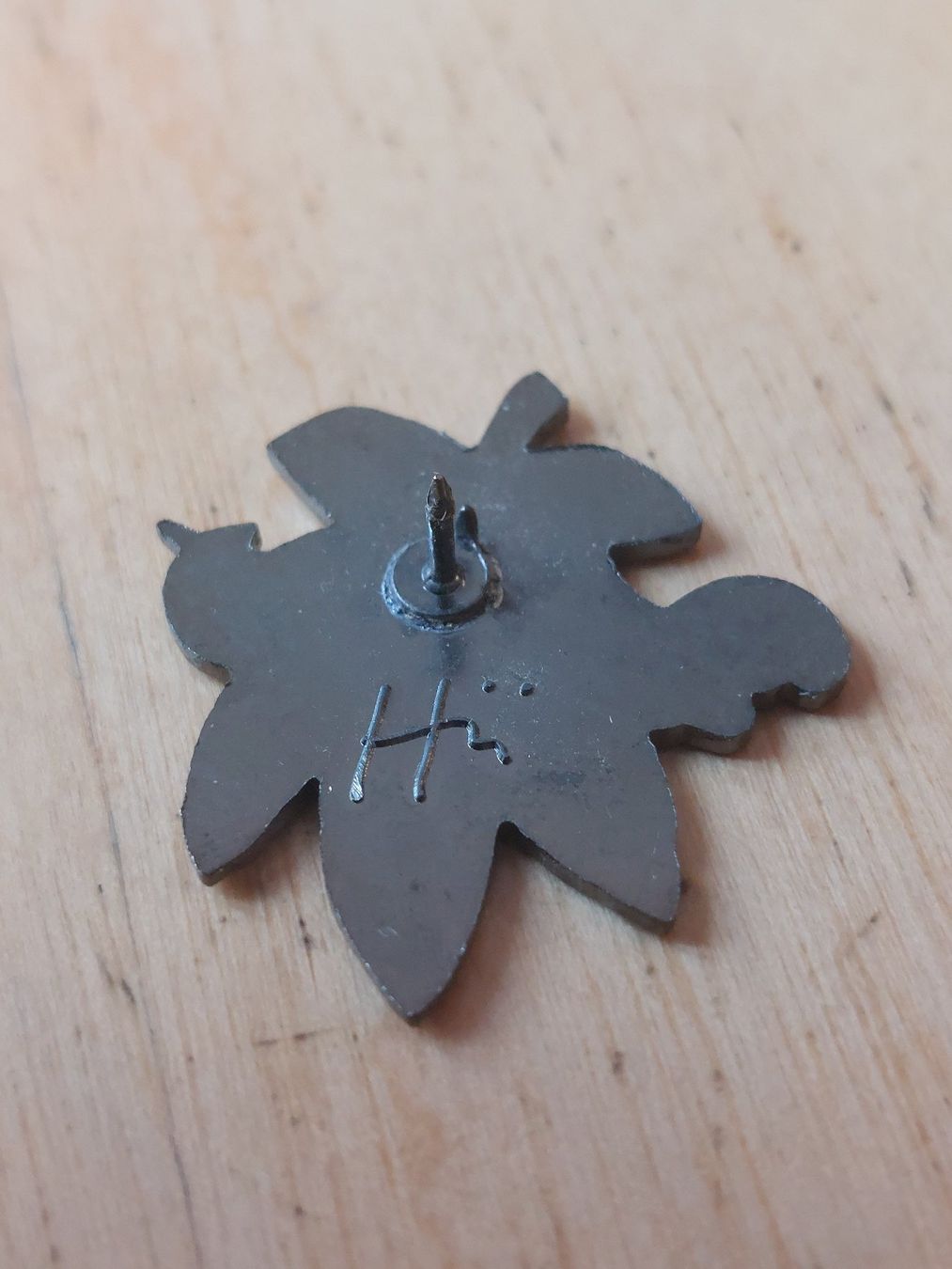 Placchette & Badge: 4 KÜNSTLER  -   PIN – Usato da Gipf - Oberfrick venduto da Esnoopy 2