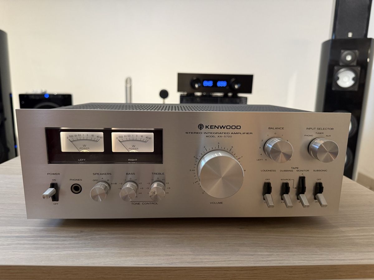 Kenwood Amplificatori: Kenwood KA-5700 Stereo Integrated Amplifier Silver – Usato da Veyrier venduto da mus_d768 2
