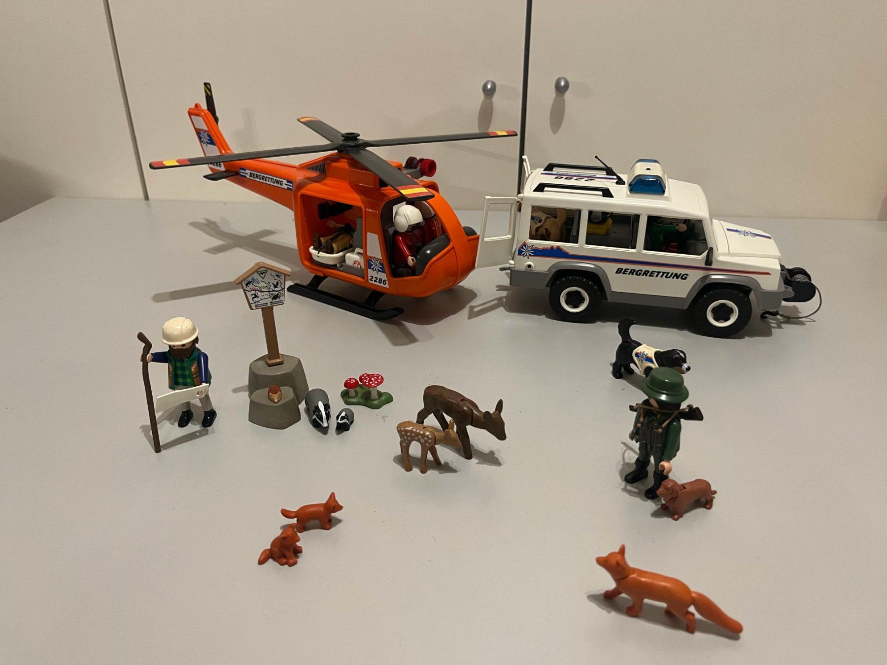 Playmobil Spielzeuge: PLAYMOBIL Bergrettung XXL – Gebraucht aus Uffikon von gabu06