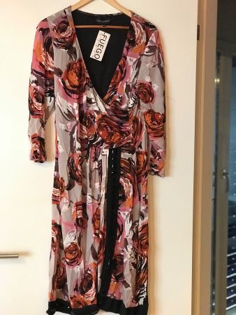 Farbiges Wickelkleid von  Fuego woman