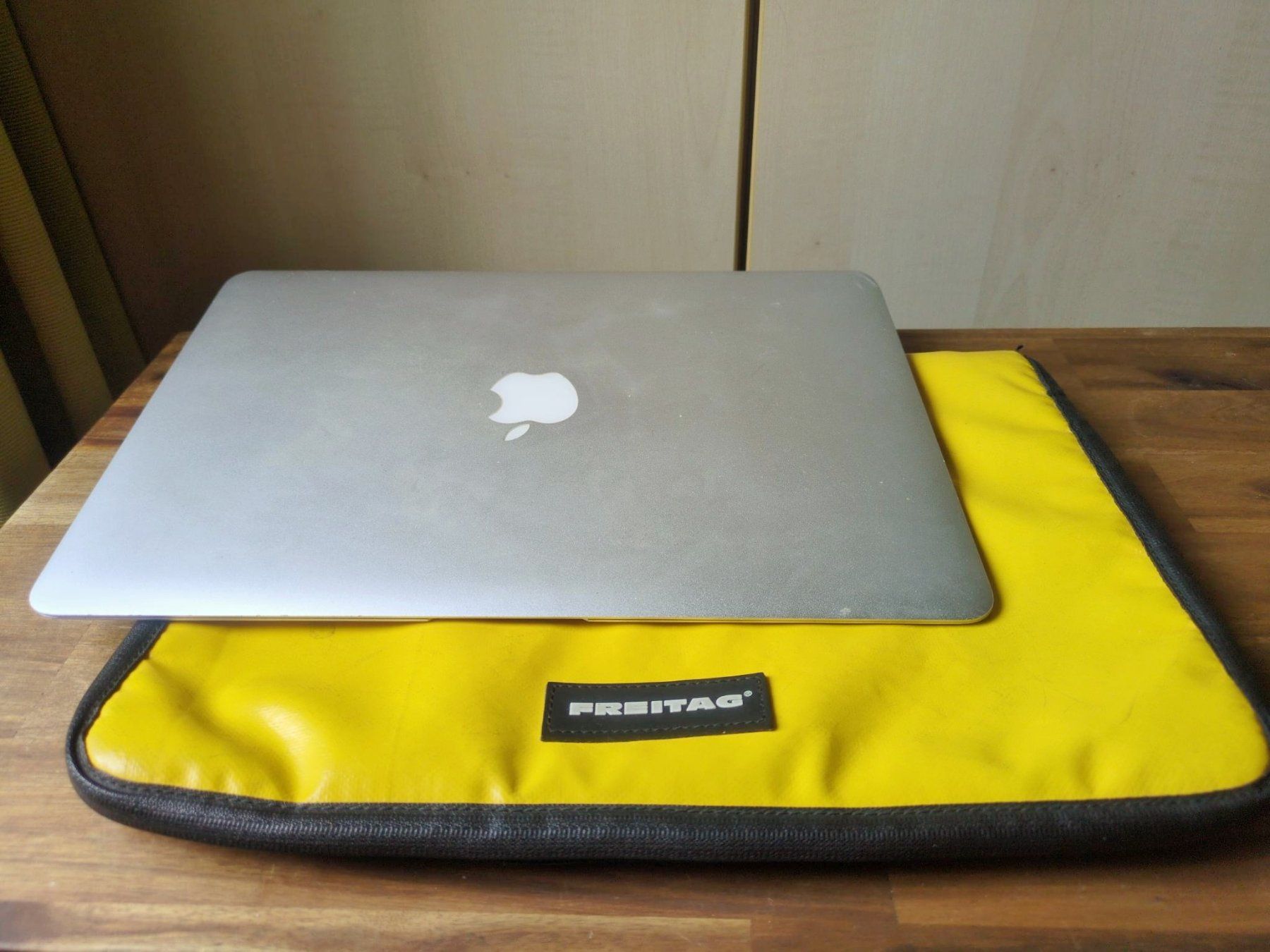 Apple Notebook: MacBook Air 2011 & iPad 2 2011 – Usato da Langenthal venduto da YElektra 3