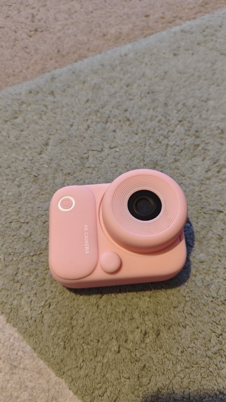 Kamera: Pink Kids' 4K Camera - Capture Memories – Neu (gemäss Beschreibung) aus Davos Dorf von Miguelnogueira 2