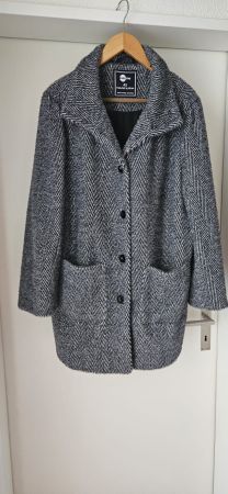 Kuscheliger Kurzmantel, Schwarz/Weiss Gr. 42 ever.me