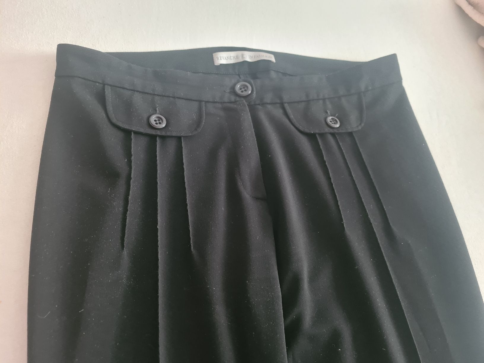 Pantaloni: Damenhosen Schwarz Gr 46 – Usato da Steinen venduto da turbogeiss99 1