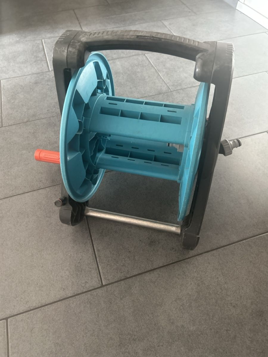 Gardena Tubi & Tubi flessibili: Gardena Schlauchroller Schlauchbox Garten – Usato da Mühledorf SO venduto da Dania77