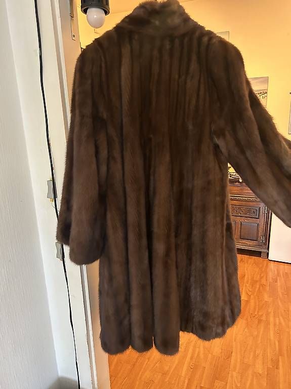 Cappotti: Manteau Vison – Usato da Renens venduto da fre_25x2 1