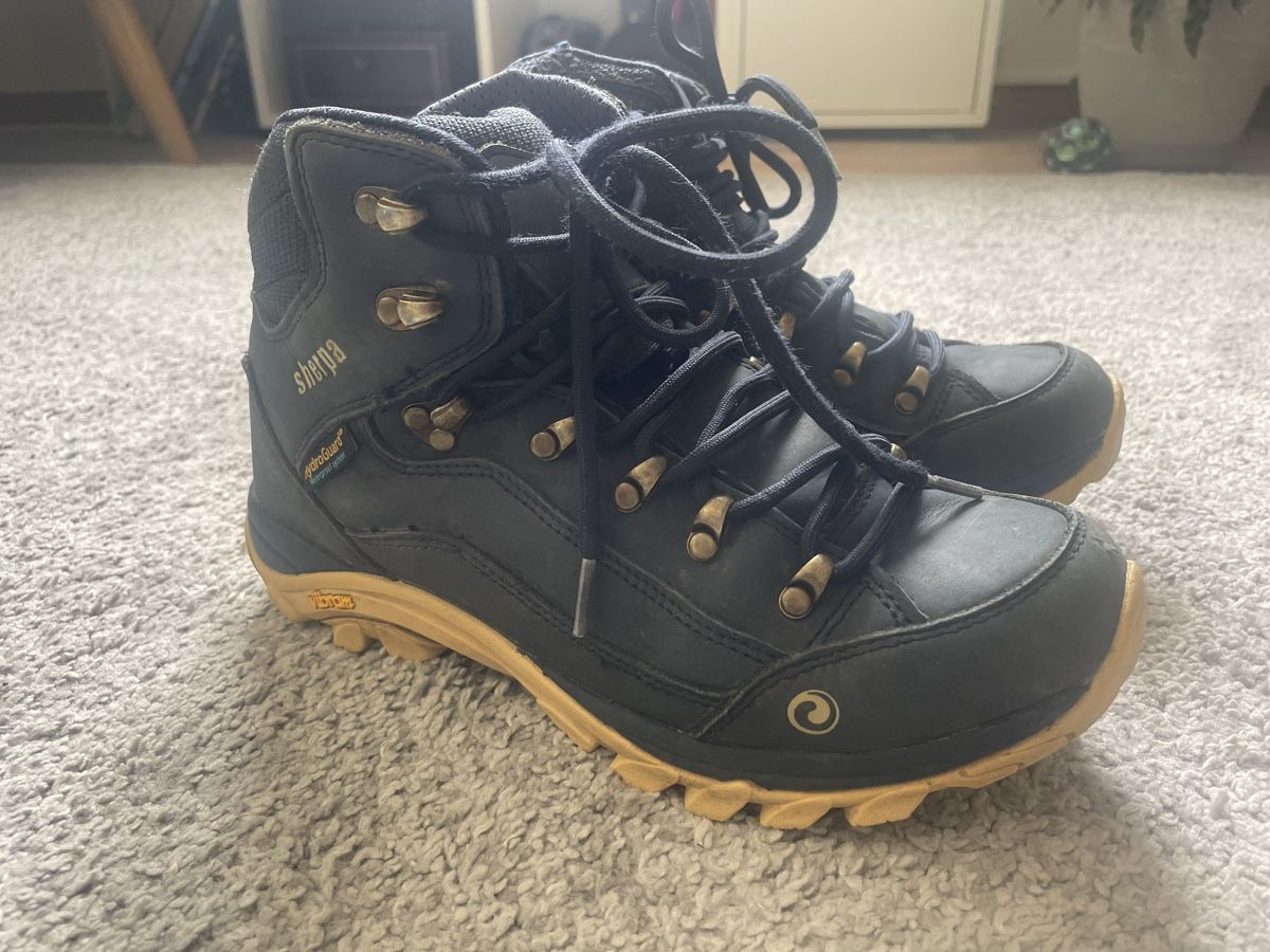 Sherpa Scarpe da donna: Sherpa Wanderschuhe Damen, Gr. 39, HydroGuard, Vibram – Usato da Winterthur venduto da T_ron 2