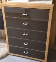 Kommode mit Glasschubladen