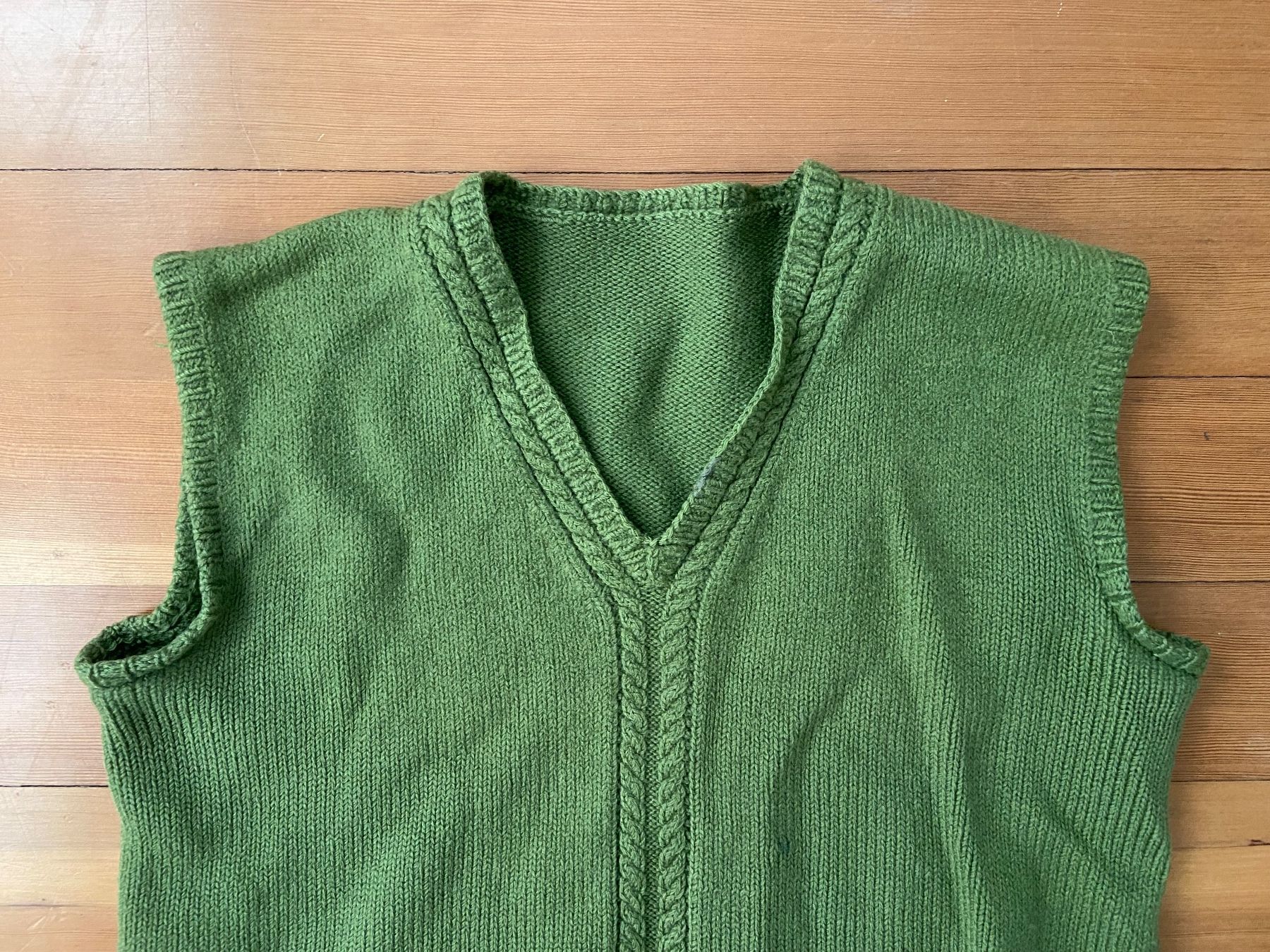 Gilets: wolle Strickweste Grün – D'occasion à Niederrohrdorf par Lou_9hq6 1