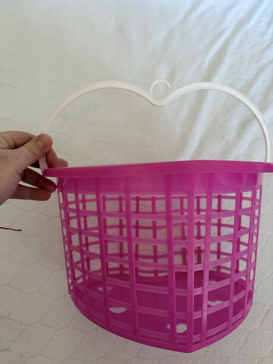 Altro per la casa: Pretty in Pink Heart Shaped Basket – Nuovo (secondo la descrizione) da Sorengo venduto da dis_tfq6 1