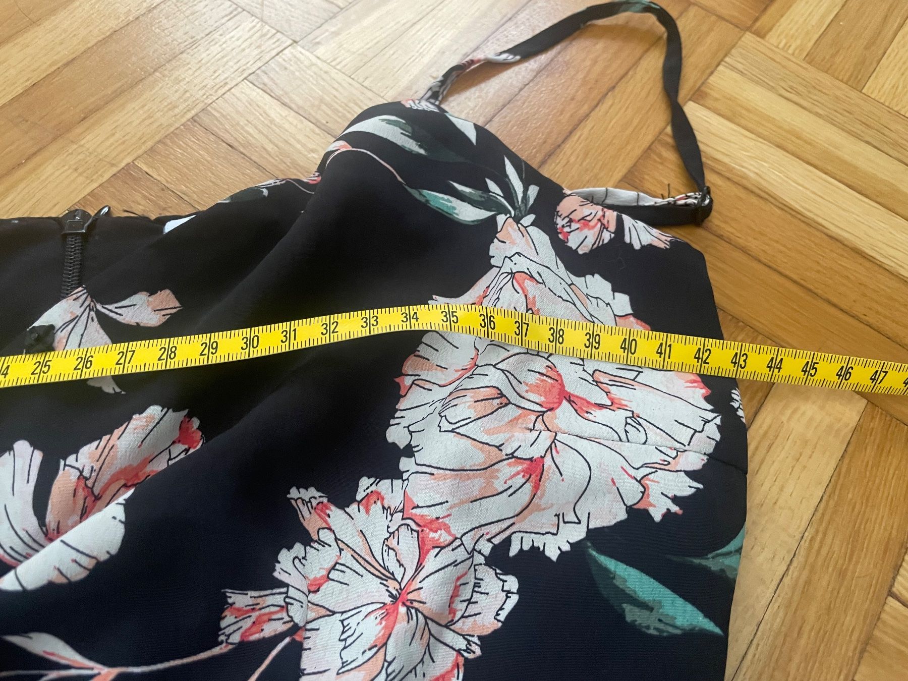 Tute: Wunderschöner Sommer-Jumpsuit Grösse S – Usato da Zürich venduto da Miush999 2