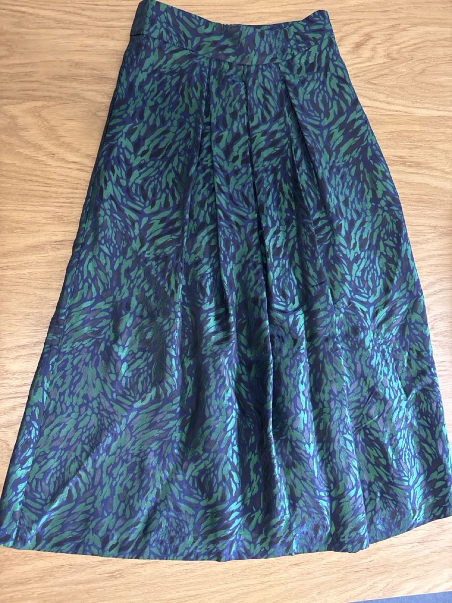 Tara Jarmon Gonne: Jupe Tara Jarmon taille 34 – Usato da Pully venduto da sb1977