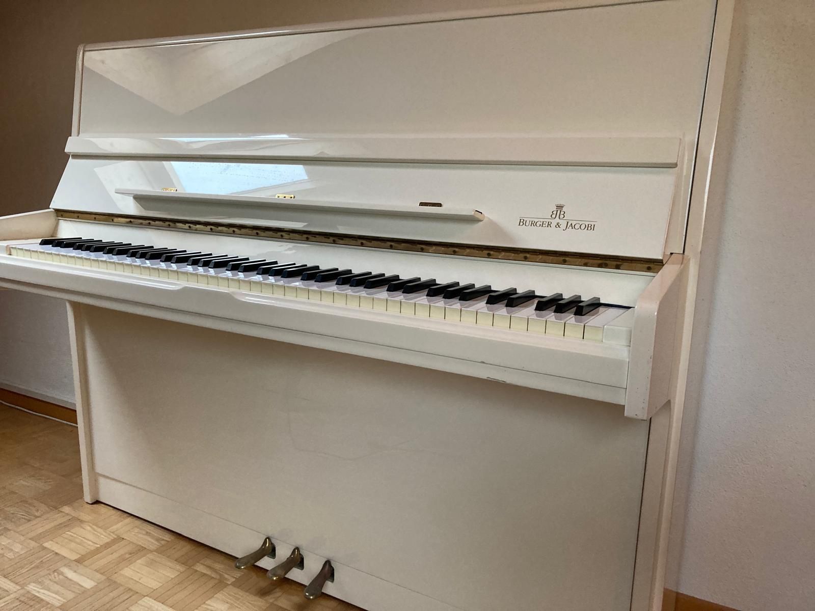 Musikinstrumente: Klavier Burger & Jacobi, weiss – Gebraucht aus Sutz von fx05 1