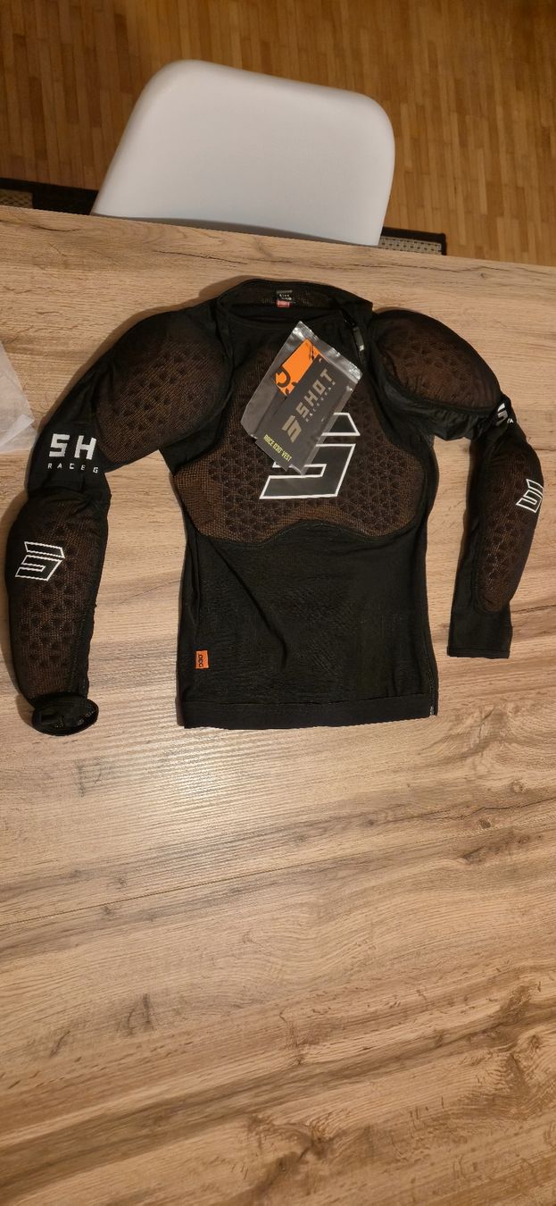 Gilet & Giacche: Gilet shot D30 – Nuovo e nell'imballaggio originale da Cheseaux-Lausanne venduto da stevo85 1