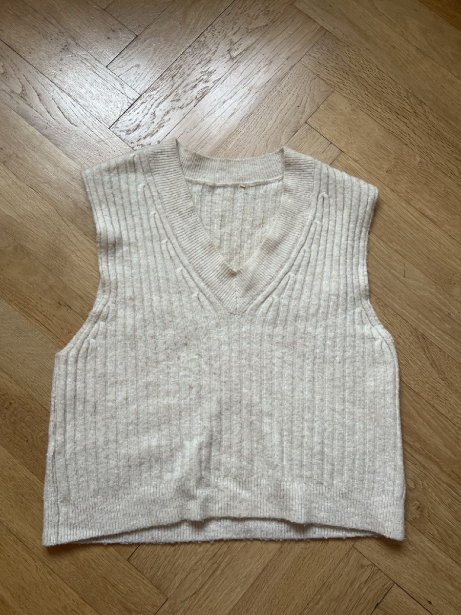 Mango Top: Beige Strickweste – Usato da Bern venduto da aleebii