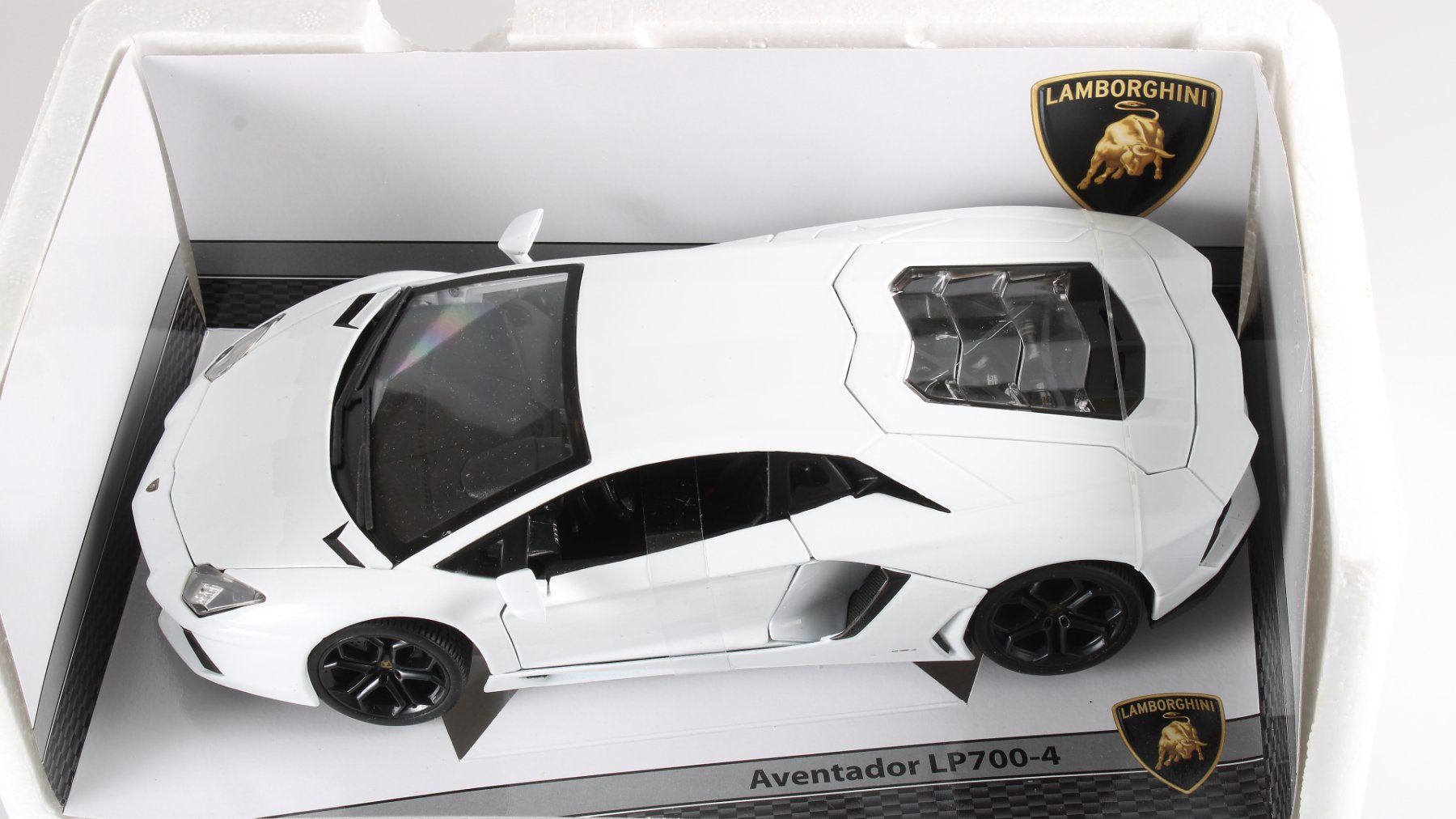 Bburago Modellautos: Lamborghini Aventador LP 700-4 – Neu und originalverpackt aus Gossau SG von mifab 4