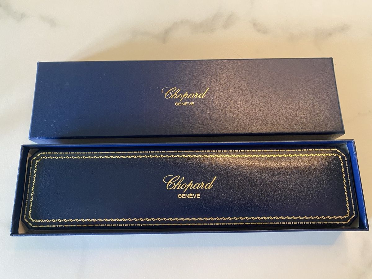 Chopard Orologi: Original Chopard Schmuck - oder Uhren Box - Top Zustand! – Usato da Unterterzen venduto da ProsCons
