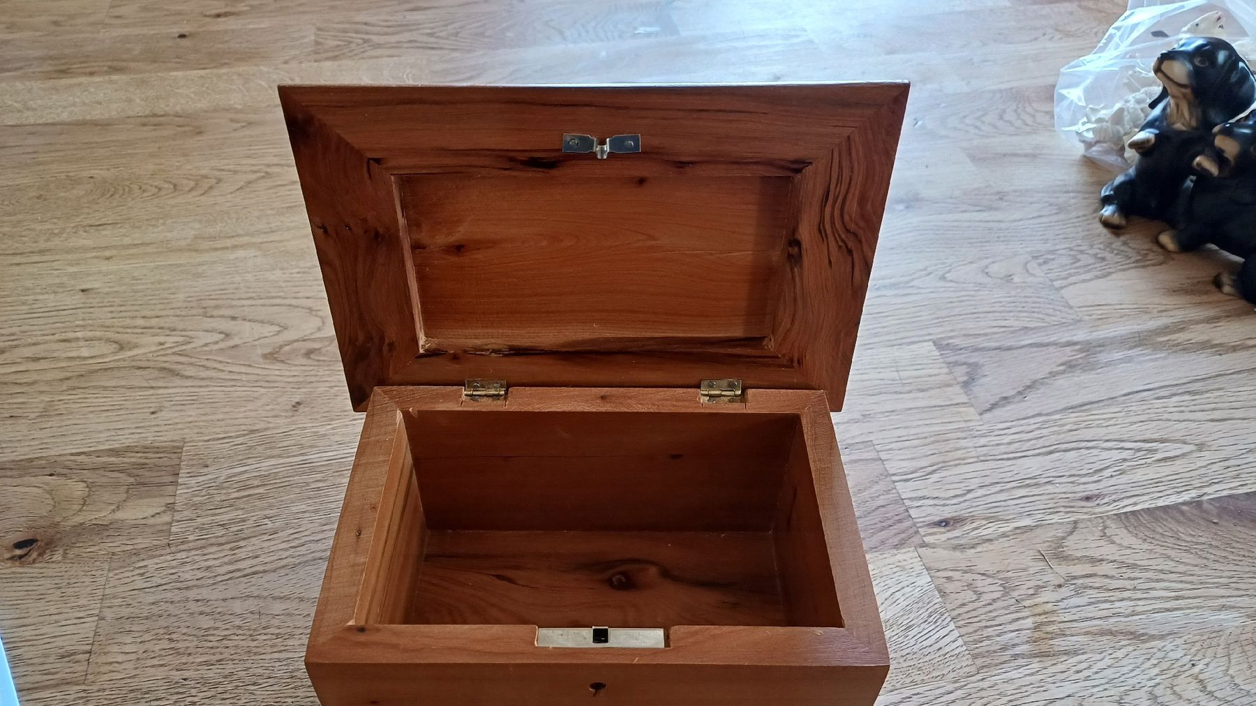 Cassapanche: Schatulle mit Einlegearbeiten – Usato da Flawil venduto da Naphtali 3