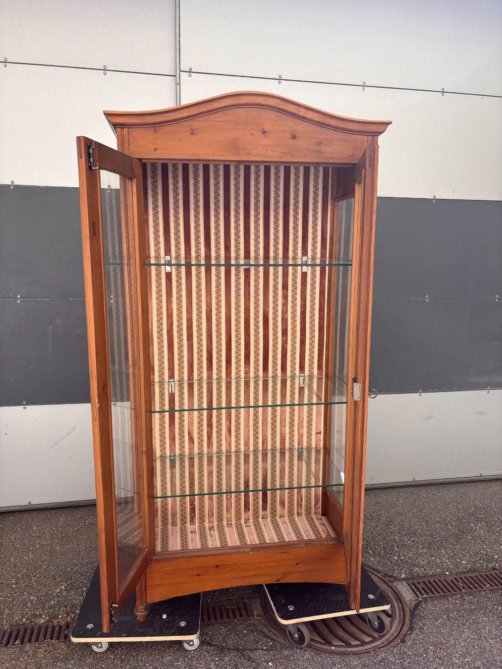 Vetrine: Vitrinenschrank – Usato da 4852 Rothrist venduto da Luegenacher 1