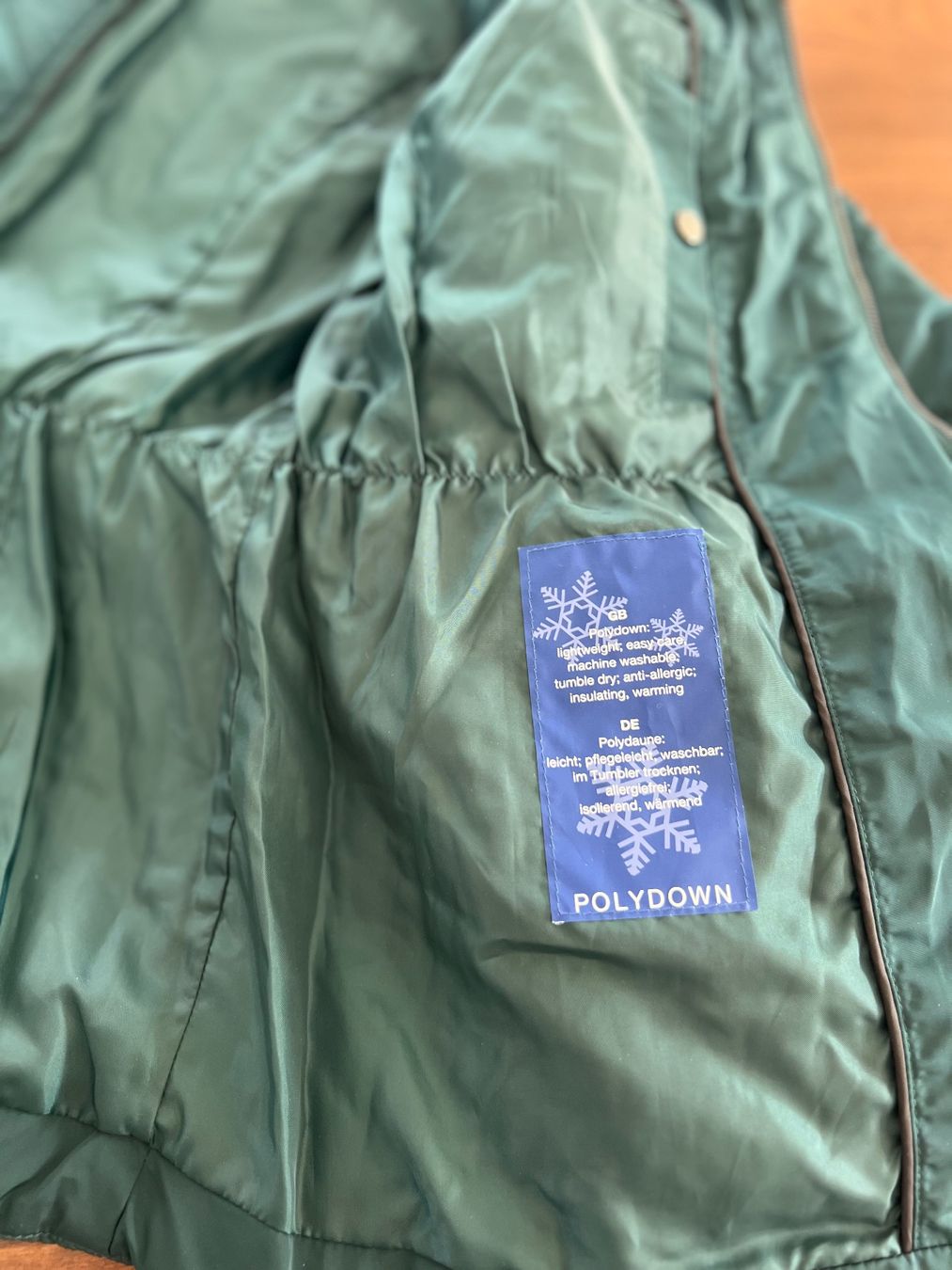 C&A Giacche: Steppjacke Charles Vögele dunkelgrün Grösse 40 PolyDown – Usato da Ebmatingen venduto da Mistelu 2