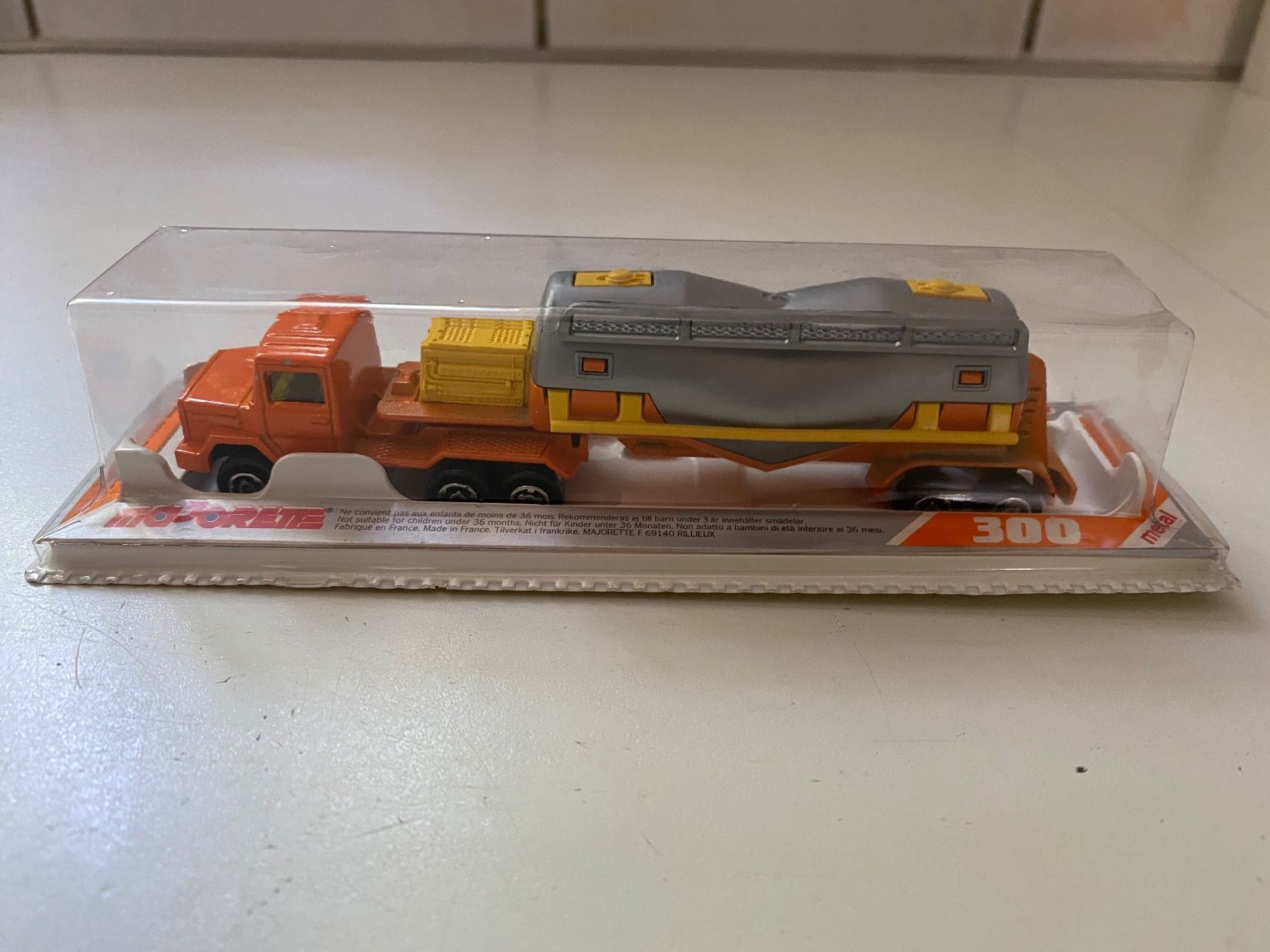Majorette Modellautos: MAJORETTE ZEMENTLASTWAGEN. NEU – Neu und originalverpackt aus Zürich von DidierTG