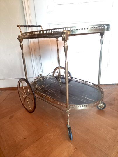 Carrelli di servizio: Servante  Chariot à dessert – Usato da Ponts-de-Martel venduto da Henri-Louis 1