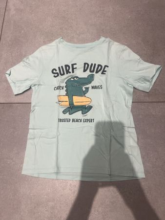 T-Shirt C&A hellblau mit Krokodil Motiv Grösse 140