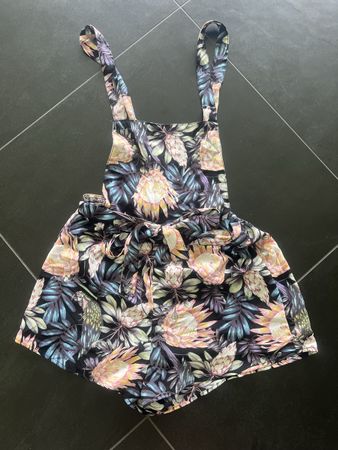 Sommerlicher Jumpsuit mit Blumenmuster, Grösse S