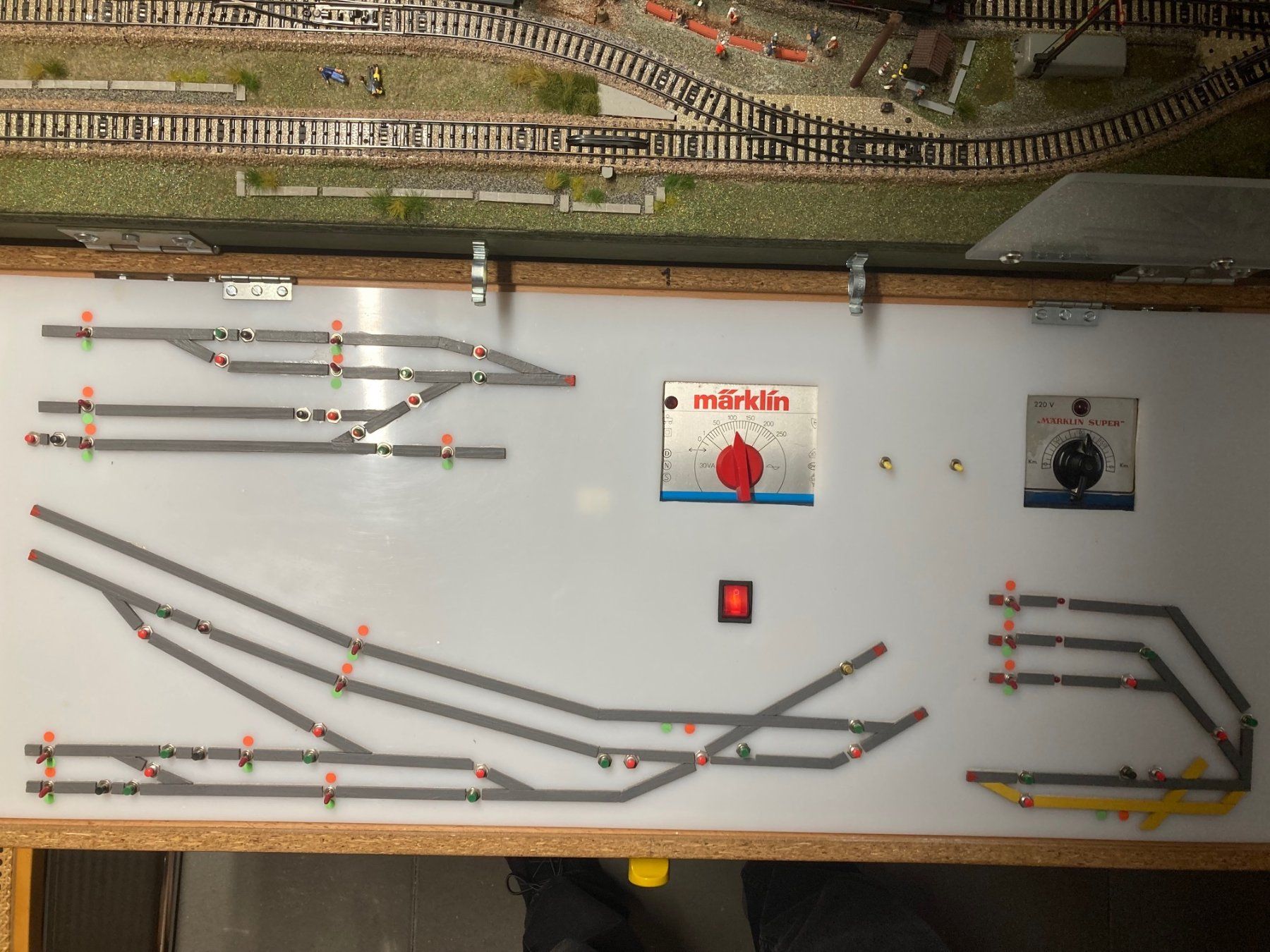 Märklin Modelleisenbahnen: Wunderschöne Märklin-Modellbahnanlage – Gebraucht aus ostermundigen von Rastelbaum 9