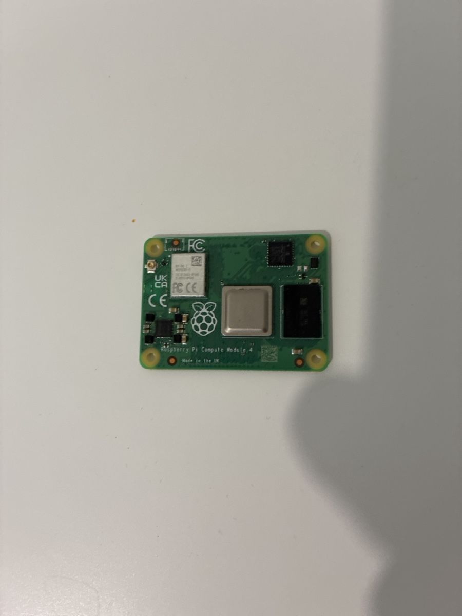 Raspberry Pi PCs: Raspberry Pi CM4 4GB RAM – Neu (gemäss Beschreibung) aus Genève von cve_5w2h
