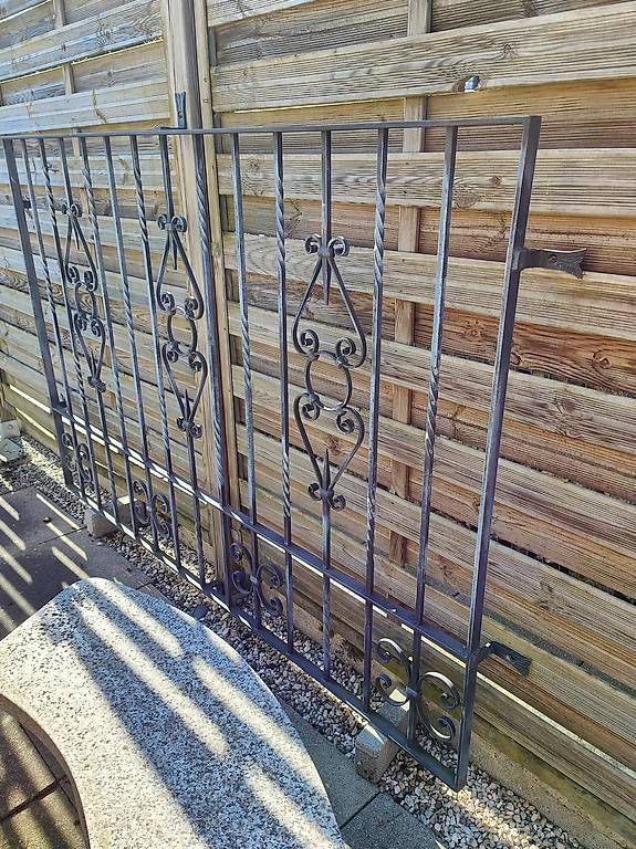 Gitter & Roste: Dekorative Metall-Gitter 123x183 – Gebraucht aus Recherswil von beawuethrich 3