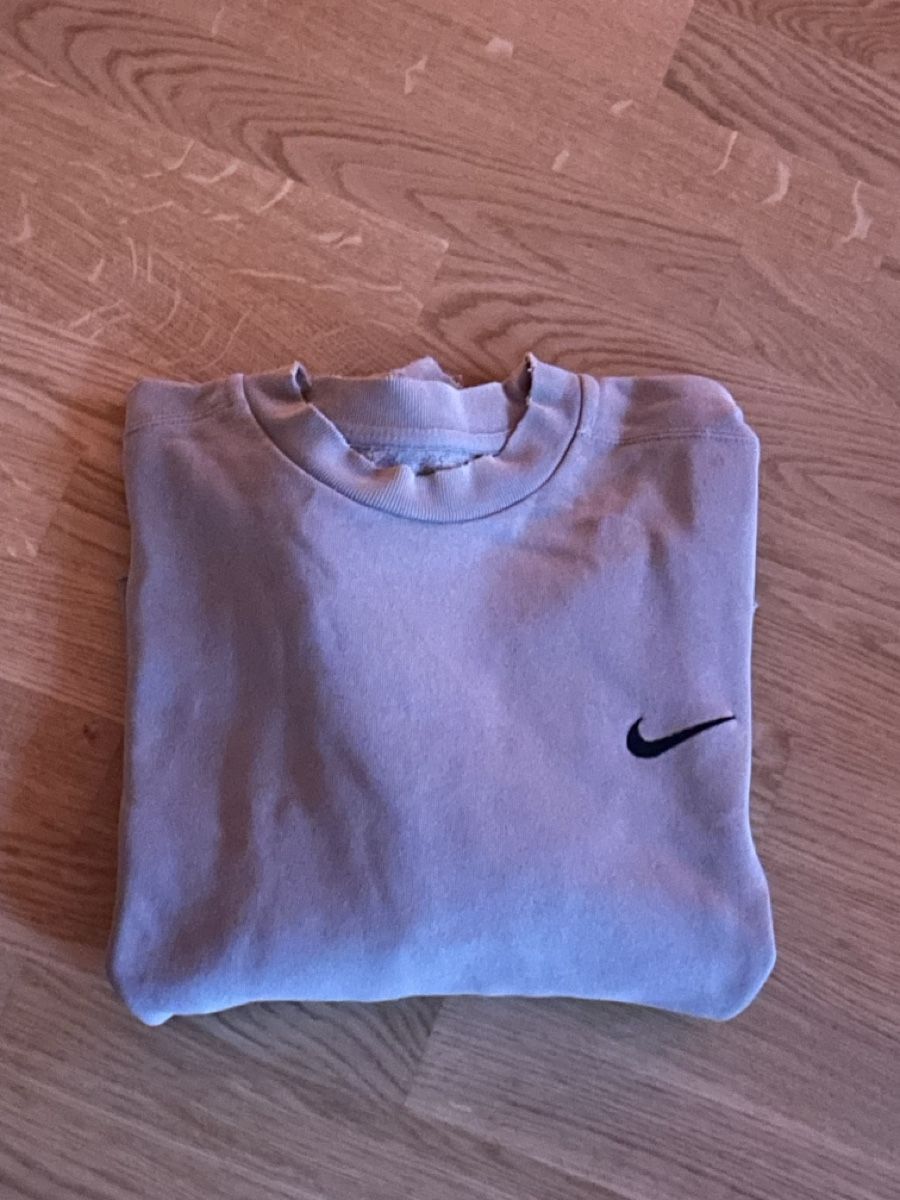 Nike Maglioni & Felpe: ALLES RAUS Nike Pullover Vintage – Usato da Kloten venduto da simones.thriftshop