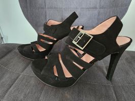 Sandales "Pépé Castell" en cuir noir, à talons